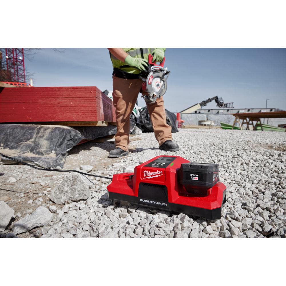 Milwaukee M18 Dual Bay Simultaneous Super Charger 48-59-1815 from Milwaukee  Acme Tools
