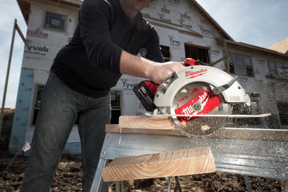 Milwaukee M18 7-1/4inch Circular Saw Brushless Reconditioned (Bare