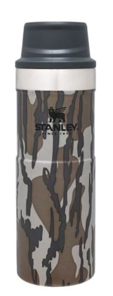 Stanley Legendary Classic Mossy Oak Insulated Bottle
