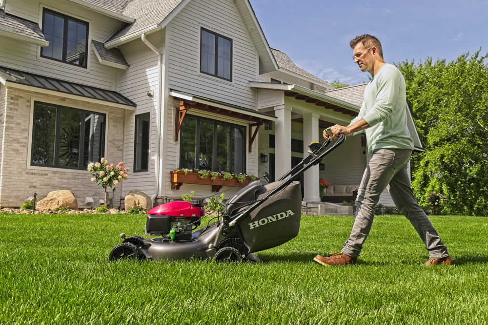 Honda 21 In. Steel Deck 3-in-1 Walk Behind Self Propelled Lawn Mower with  GCV170 Engine Auto Choke Roto-Stop Blade and Smart Drive